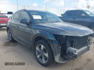 2020 Audi Q5 Premium with VIN WA1ANAFY9L2108404, listed as a IAAI auction lot 41475006 with 80,131 mi miles. Bid and sale history available at carsss.com. Image 1.