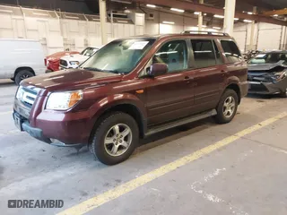 2008 Honda Pilot EX with VIN 5FNYF18458B031305, listed as a IAAI auction lot 41732685 with 204,556 mi miles. Bid and sale history available at carsss.com. Image 2.