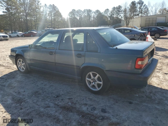 1997 Volvo S70 with VIN YV1LS5547V2378449, listed as a Copart auction lot 82469184 with 77,981 mi miles and Clean Title. Bid and sale history available at carsss.com. Image 2.