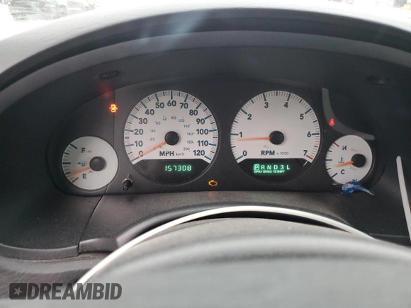 2005 Dodge Caravan with VIN 1D4GP24RX5B110826, listed as a Copart auction lot 82460834 with 157,308 mi miles and Salvage Title. Bid and sale history available at carsss.com. Image 9.
