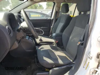 2016 Jeep Compass Sport с VIN 1C4NJCBA8GD633763, выставлен на аукционе Copart как лот 59568265 с пробегом 109 552 миль миль и Списание • Salvage title. История ставок и продаж доступна на DreamBid. Изображение 7.