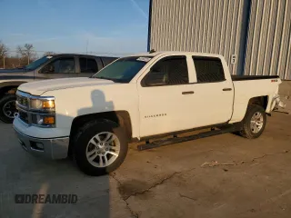 2014 Chevrolet Silverado 1500 LT with VIN 3GCUKREC3EG289803, listed as a Copart auction lot 43460225 with 198,582 mi miles and Salvage Title. Bid and sale history available at carsss.com. Image 1.