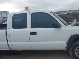 2005 Chevrolet Silverado 1500 with VIN 1GCEK19V65E152928, listed as a IAAI auction lot 41485115 with 165,560 mi miles. Bid and sale history available at carsss.com. Image 13.