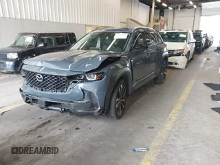 2024 Mazda CX-50 S Premium Plus z VIN 7MMVABEM7RN194987, wystawiony jako IAAI lot #42267229 z przebiegiem 10 039 mil mil oraz . Historia ofert i sprzedaży dostępna na DreamBid. Obrazek 17.