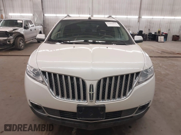 2014 Lincoln MKX z VIN 2LMDJ8JK7EBL18541, wystawiony jako IAAI lot #41684416 z przebiegiem 121 568 mil mil oraz . Historia ofert i sprzedaży dostępna na DreamBid. Obrazek 13.