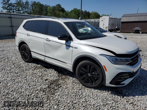 2022 Volkswagen Tiguan SE R-Line Black with VIN 3VVCB7AX5NM058171, listed as a Copart auction lot 51778885 with 61,196 mi miles and Salvage Title. Bid and sale history available at DreamBid. Image 4.