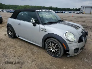 2011 MINI Convertible S z VIN WMWZP3C51BTX84117, wystawiony jako Copart lot #57636385 z przebiegiem 130 700 mil mil oraz Szkoda całkowita • Salvage title. Historia ofert i sprzedaży dostępna na DreamBid. Obrazek 4.