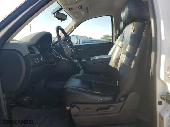 2010 Chevrolet Suburban Commercial with VIN 1GNUKHE30AR203715, listed as a Copart auction lot 73474534 with 245,860 mi miles and Salvage Title. Bid and sale history available at carsss.com. Image 7.