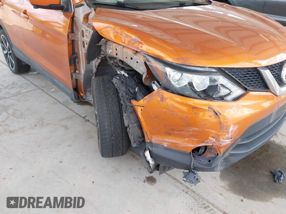 2017 Nissan Rogue Sport SL with VIN JN1BJ1CR7HW106222, listed as a IAAI auction lot 42085022 with 87,389 mi miles. Bid and sale history available at carsss.com. Image 6.