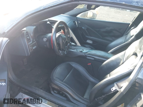 2014 Chevrolet Corvette Z51 3LT z VIN 1G1YM2D79E5121445, wystawiony jako IAAI lot #41652476 z przebiegiem 56 988 mil mil oraz . Historia ofert i sprzedaży dostępna na DreamBid. Obrazek 5.