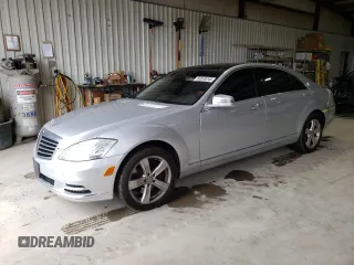 2010 Mercedes-Benz S 550 z VIN WDDNG8GB0AA314871, wystawiony jako Copart lot #60033245 z przebiegiem 142 846 mil mil oraz Szkoda całkowita • Salvage title. Historia ofert i sprzedaży dostępna na DreamBid. Obrazek 1.