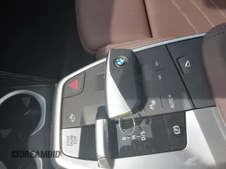 2025 BMW X2 xDrive28i z VIN WBX63GM01S5075478, wystawiony jako IAAI lot #41919737 z przebiegiem 219 mil mil oraz . Historia ofert i sprzedaży dostępna na DreamBid. Obrazek 11.