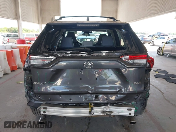 2024 Toyota RAV4 XLE Premium z VIN 2T3C1RFV0RC284225, wystawiony jako IAAI lot #42278949 z przebiegiem 15 765 mil mil oraz . Historia ofert i sprzedaży dostępna na DreamBid. Obrazek 17.
