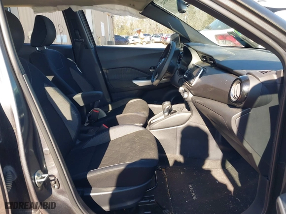 2018 Nissan Kicks SV with VIN 3N1CP5CU9JL545559, listed as a IAAI auction lot 41365421 with 110,357 mi miles. Bid and sale history available at carsss.com. Image 5.