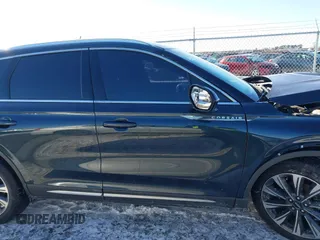 2021 Lincoln Corsair Reserve z VIN 5LMCJ2D90MUL06413, wystawiony jako IAAI lot #41625848 z przebiegiem 26 490 mil mil oraz . Historia ofert i sprzedaży dostępna na DreamBid. Obrazek 13.