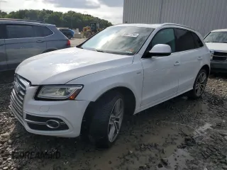 2014 Audi SQ5 Premium Plus with VIN WA1CGAFP3EA015123, listed as a Copart auction lot 69677294 with 59,328 mi miles and Salvage Title. Bid and sale history available at carsss.com. Image 1.