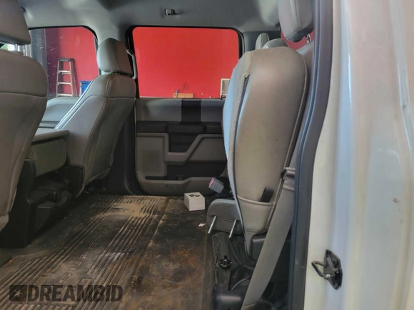 2019 Ford F-250 XL z VIN 1FT7W2BTXKED46997, wystawiony jako IAAI lot #42737714 z przebiegiem 124 075 mil mil oraz . Historia ofert i sprzedaży dostępna na DreamBid. Obrazek 27.