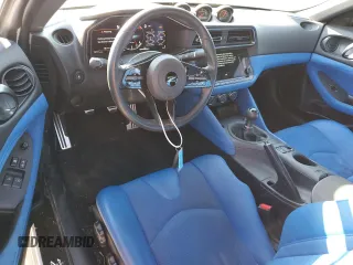 2023 Nissan Z Performance z VIN JN1BZ4BHXPM311269, wystawiony jako Copart lot #75271644 z przebiegiem 10 711 mil mil oraz Szkoda całkowita • Salvage title. Historia ofert i sprzedaży dostępna na DreamBid. Obrazek 8.