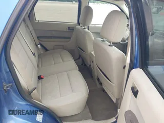 2010 Ford Escape XLT z VIN 1FMCU0D79AKC48435, wystawiony jako IAAI lot #42230904 z przebiegiem 137 530 mil mil oraz . Historia ofert i sprzedaży dostępna na DreamBid. Obrazek 8.
