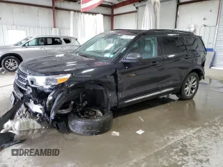 2022 Ford Explorer XLT with VIN 1FMSK8DH2NGC18775, listed as a Copart auction lot 51946755 with 30,535 mi miles and Salvage Title. Bid and sale history available at carsss.com. Image 1.