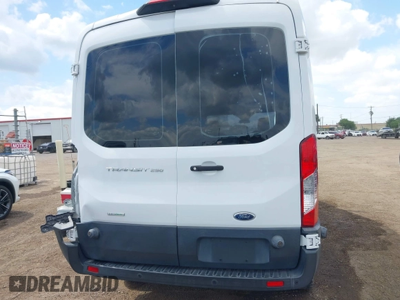 2018 Ford Transit Cargo с VIN 1FTYR2CG9JKA51600, выставлен на аукционе IAAI как лот 42026514 с пробегом 57 484 миль миль и . История ставок и продаж доступна на DreamBid. Изображение 17.