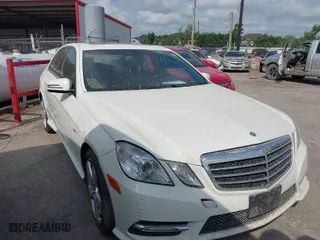 2012 Mercedes-Benz E-Class E 350 Luxury with VIN WDDHF5KB1CA585320, listed as a IAAI auction lot 41982342 with 162,512 mi miles. Bid and sale history available at carsss.com. Image 1.