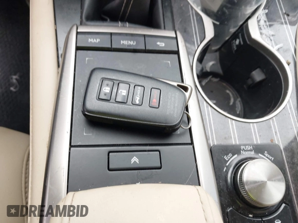 2022 Lexus RX 350L Luxury z VIN JTJJZKEA8N2026796, wystawiony jako IAAI lot #42331201 z przebiegiem 46 865 mil mil oraz . Historia ofert i sprzedaży dostępna na DreamBid. Obrazek 11.