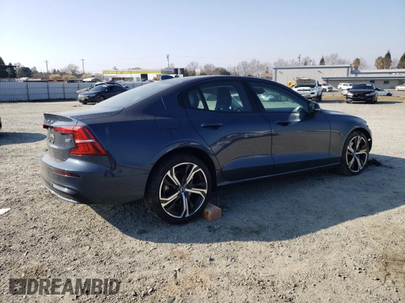 2024 Volvo S60 Core Dark Theme z VIN 7JRL12TK9RG305506, wystawiony jako Copart lot #43276995 z przebiegiem 603 mil mil oraz Szkoda całkowita • Salvage title. Historia ofert i sprzedaży dostępna na DreamBid. Obrazek 3.