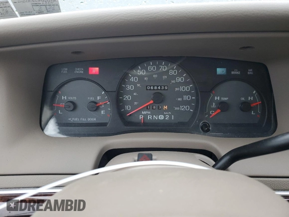 2004 Mercury Grand Marquis GS z VIN 2MEFM74W84X692469, wystawiony jako Copart lot #57794475 z przebiegiem 68 439 mil mil oraz Szkoda całkowita • Salvage title. Historia ofert i sprzedaży dostępna na DreamBid. Obrazek 9.