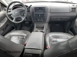 2002 Ford Explorer XLT z VIN 1FMDU63WX2UB87151, wystawiony jako Copart lot #84972404 z przebiegiem 210 571 mil mil oraz Szkoda całkowita • Salvage title. Historia ofert i sprzedaży dostępna na DreamBid. Obrazek 8.