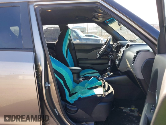 2015 Kia Soul with VIN KNDJN2A27F7128740, listed as a IAAI auction lot 41842806 with 64,594 mi miles. Bid and sale history available at carsss.com. Image 5.