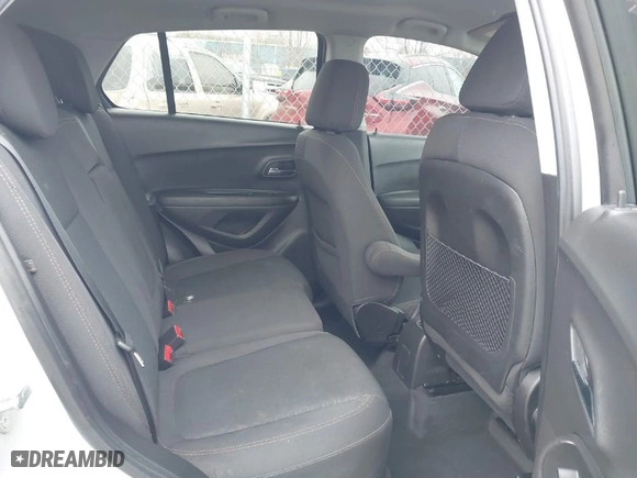 2019 Chevrolet Trax LS with VIN 3GNCJKSBXKL295142, listed as a IAAI auction lot 41900098 with 95,121 mi miles. Bid and sale history available at carsss.com. Image 8.