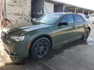 2019 Chrysler 300 with VIN 2C3CCAGGXKH542707, listed as a Copart auction lot 53305045 with 111,657 mi miles and Clean Title. Bid and sale history available at carsss.com. Image 1.