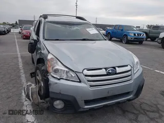 2014 Subaru Outback 2.5i Premium with VIN 4S4BRBCC3E3312735, listed as a IAAI auction lot 42024959 with 101,250 mi miles. Bid and sale history available at carsss.com. Image 1.