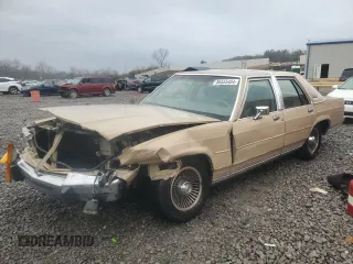 1989 Ford Crown Victoria z VIN 2FABP74F3KX226166, wystawiony jako Copart lot #86555404 z przebiegiem 86 864 mil mil oraz Tytuł czysty. Historia ofert i sprzedaży dostępna na DreamBid. Obrazek 1.