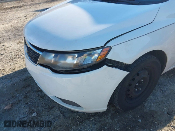 2013 Kia Forte LX with VIN KNAFT4A28D5655571, listed as a IAAI auction lot 41289764 with 188,977 mi miles. Bid and sale history available at carsss.com. Image 6.