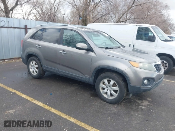 2011 Kia Sorento LX with VIN 5XYKTDA15BG055068, listed as a IAAI auction lot 41811844 with 168,685 mi miles. Bid and sale history available at carsss.com. Image 1.