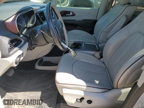 2017 Chrysler Pacifica Limited z VIN 2C4RC1GG4HR607740, wystawiony jako Copart lot #53989725 z przebiegiem 158 148 mil mil oraz Szkoda całkowita • Salvage title. Historia ofert i sprzedaży dostępna na DreamBid. Obrazek 7.