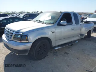 2003 Ford F-150 XL с VIN 1FTRX07W83KB40268, выставлен на аукционе IAAI как лот 42009163 с пробегом 243 836 миль миль и . История ставок и продаж доступна на DreamBid. Изображение 2.