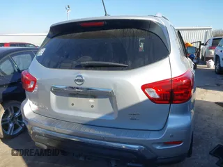 2017 Nissan Pathfinder SL with VIN 5N1DR2MM8HC643461, listed as a IAAI auction lot 40992227 with 192,634 mi miles. Bid and sale history available at carsss.com. Image 17.