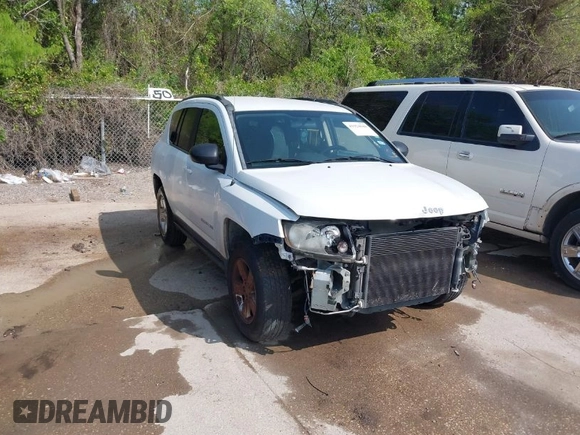 2014 Jeep Compass Altitude with VIN 1C4NJCBA0ED545173, listed as a IAAI auction lot 41924640 with 189,251 mi miles. Bid and sale history available at carsss.com. Image 1.
