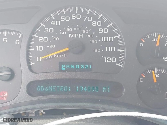 2003 Chevrolet Avalanche with VIN 3GNEC13TX3G271681, listed as a IAAI auction lot 41916390 with 194,898 mi miles. Bid and sale history available at carsss.com. Image 7.