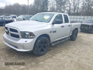 2018 Ram 1500 Tradesman z VIN 1C6RR7FT7JS204931, wystawiony jako IAAI lot #41520204 z przebiegiem 157 398 mil mil oraz . Historia ofert i sprzedaży dostępna na DreamBid. Obrazek 2.