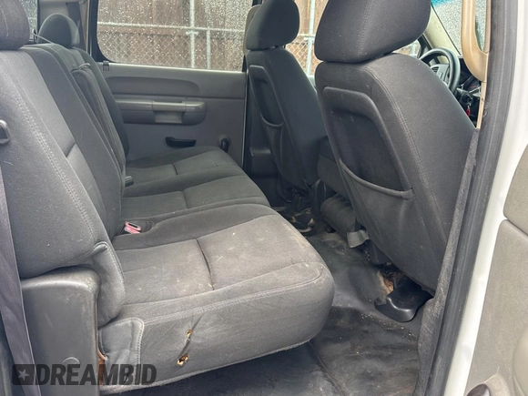 2013 Chevrolet Silverado 1500 with VIN 1GB4CZC80DF118121, listed as a Copart auction lot 52167385 with 258,887 mi miles and Clean Title. Bid and sale history available at DreamBid. Image 6.