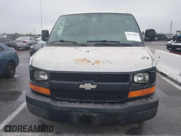 2006 Chevrolet Express Cargo z VIN 1GCHG35U461114730, wystawiony jako IAAI lot #41774915 z przebiegiem 260 059 mil mil oraz . Historia ofert i sprzedaży dostępna na DreamBid. Obrazek 6.