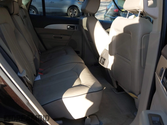 2013 Lincoln MKX with VIN 2LMDJ6JK8DBL60753, listed as a IAAI auction lot 41760954 with 121,714 mi miles. Bid and sale history available at carsss.com. Image 8.