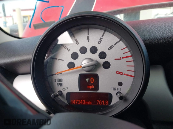 2012 MINI Hardtop с VIN WMWSU3C53CT539928, выставлен на аукционе IAAI как лот 42060966 с пробегом 147 343 миль миль и . История ставок и продаж доступна на DreamBid. Изображение 7.