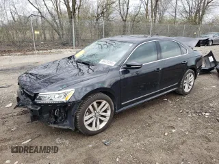 2017 Volkswagen Passat SEL Premium z VIN 1VWCT7A33HC030784, wystawiony jako Copart lot #49470265 z przebiegiem 113 866 mil mil oraz Szkoda całkowita • Salvage title. Historia ofert i sprzedaży dostępna na DreamBid. Obrazek 1.