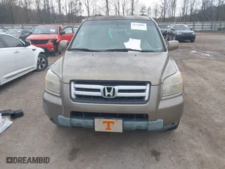 2008 Honda Pilot VP with VIN 5FNYF18248B046859, listed as a IAAI auction lot 41738896 with 524,762 mi miles. Bid and sale history available at carsss.com. Image 6.