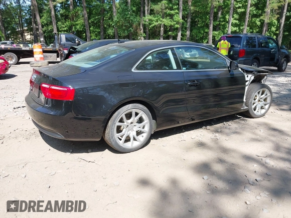 2012 Audi A5 Premium с VIN WAUCFAFR5CA000501, выставлен на аукционе IAAI как лот 42551730 с пробегом 52 924 миль миль и . История ставок и продаж доступна на DreamBid. Изображение 4.
